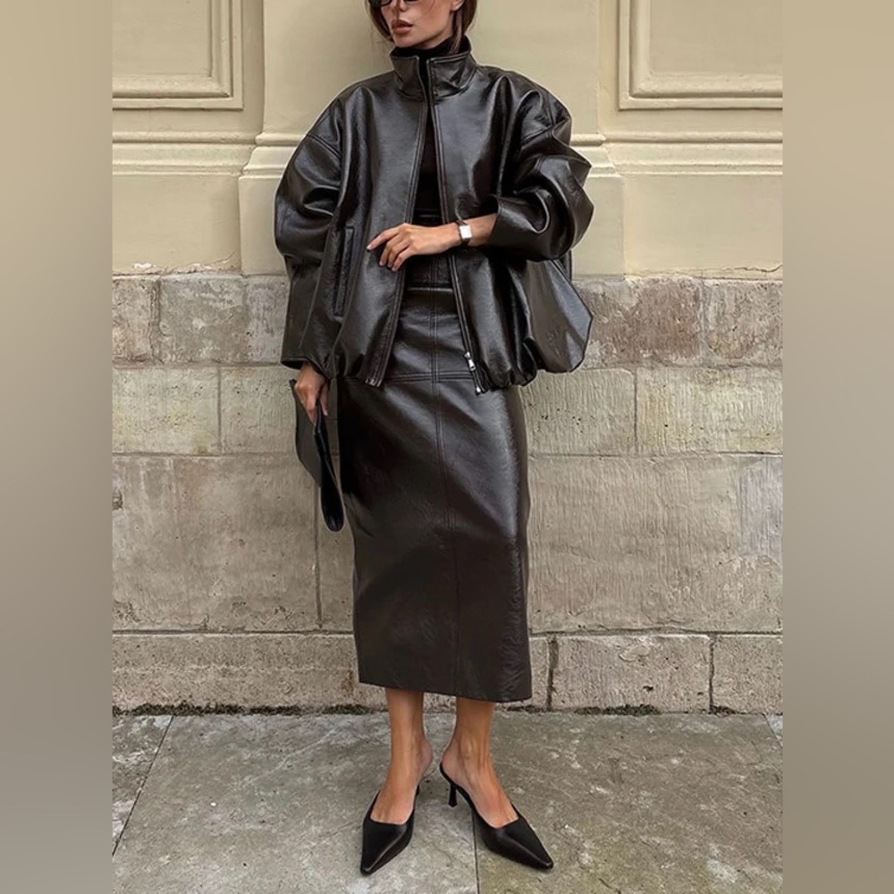 Black textured Genuine Leather Midi Skirt Size 12 Vintage Toffs